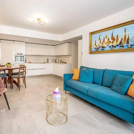 Juan Les Pins Two Bed Access *